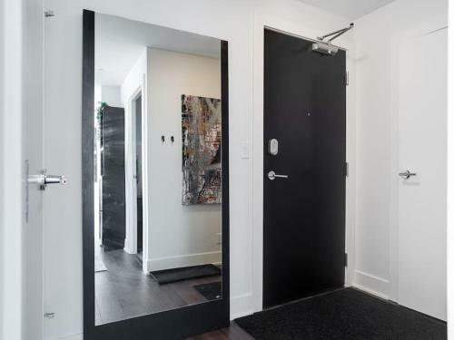 Sweeping Views Luxury 2br Suite Pool Table, Rooftop Patio, Bbq, Coffee