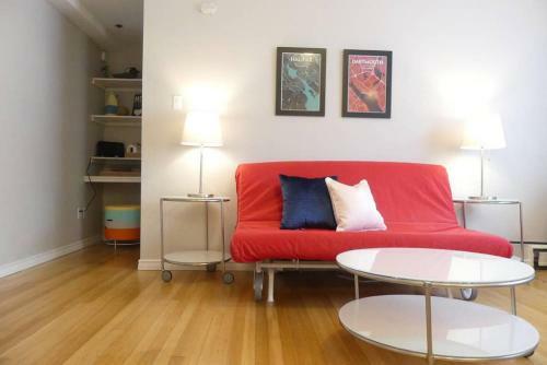 Central & Quiet Apartment