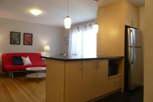Central & Quiet Apartment