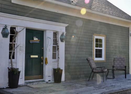 Clothesline B&B In Hubbards Cove