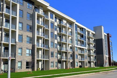 Apartamento Sleek Condo At Lake Ontario