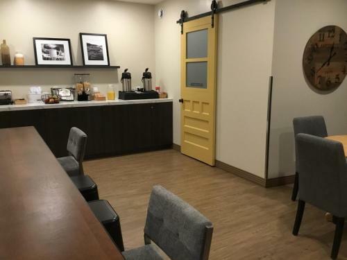 Hotel Villa Inn & Suites