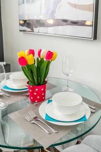 Upscale 1br - Boutique Apartment - Prime Location Downtown!