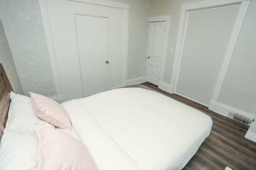 Cozy Apartments In Kitchener