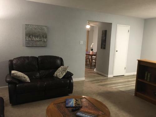 Henderson Lake Area Duplex