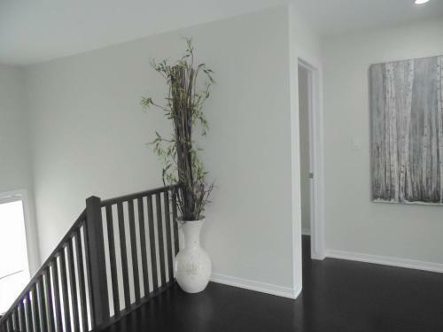 Luxury White House In Oakville Free Ev Charging