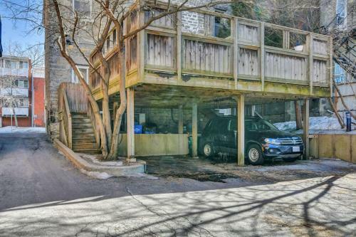 200 Year Old Heritage Home, Original Exposed Stone!