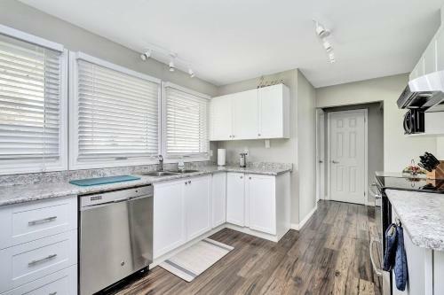 Beautifully Decorated, Bright And Sunny Bungalow