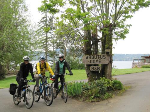 Bed & Breakfast Arbutus Cove Guesthouse