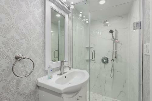 Hostal E Residential Luxury Rental