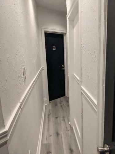 Hostal Toronto Furnished Living Rooms