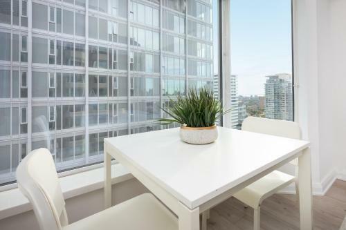 Chic 1 Bedroom Apartment In Yorkville