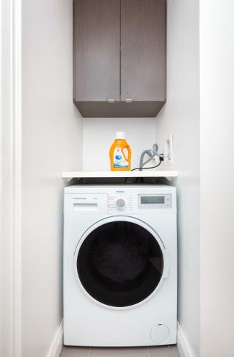 Chic 1 Bedroom Apartment In Yorkville