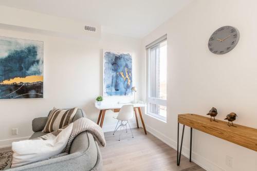 New - Upscale 3br Apartment - Near High Park!
