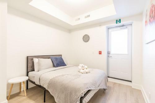 New - 3br Luxury Apartment - Near High Park!