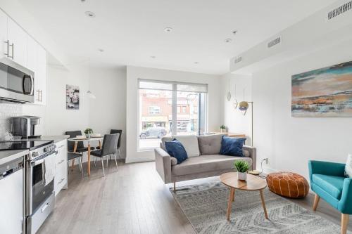 New - 3br Luxury Apartment - Near High Park!