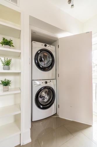 Apartamento Steps From Queen Street - Stylish And Upscale 2br Loft!