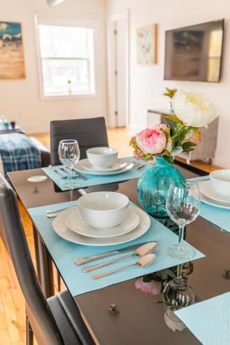 Apartamento Steps From Queen Street - Stylish And Upscale 2br Loft!