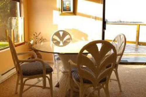 Bostrom's B&B On Little Beach Bay