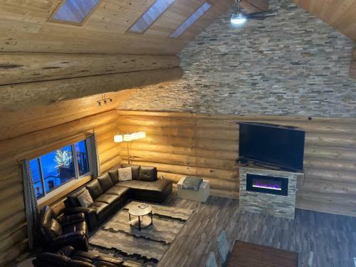 Cougar Mountain Cabin Rentals