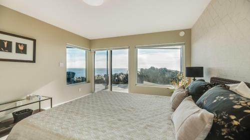 Otter Grotto 1 Bed Suite - Oceanfront Relaxation