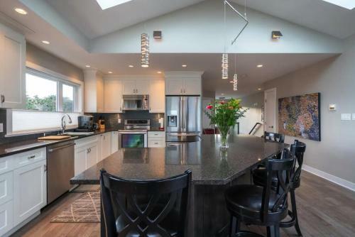 *10 Mile Point Stunning Oceanfront