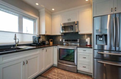 *10 Mile Point Stunning Oceanfront
