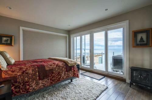 *10 Mile Point Stunning Oceanfront