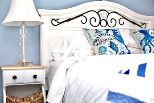 Beach Front Oasis 15 Mins From Downtown Victoria