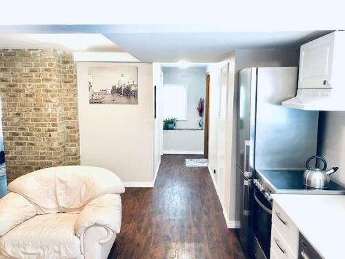 Great 2 Bedroom Suite 15 Minutes To Downtown