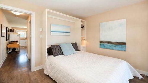 10 Mile Point Port Side Oceanfront Suite