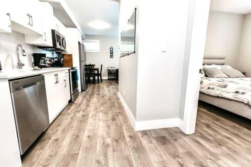 New 2 Bedroom Sulte