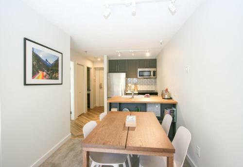 Modern Village Condo With Spectacular Mountain Views