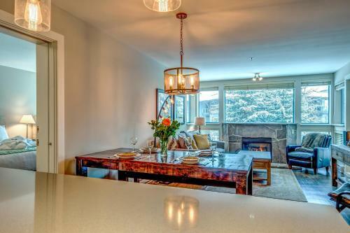 Greystone Lodge 221 Ski-in Out