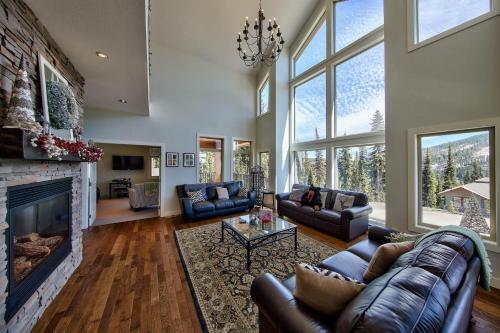 Peaks Retreat By Bear Country