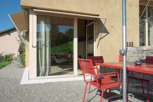 Apartamento Traumloft Mit Blick Auf Den Murtensee Und Die Alpen