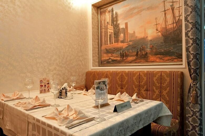 Men'k Kings Hotel