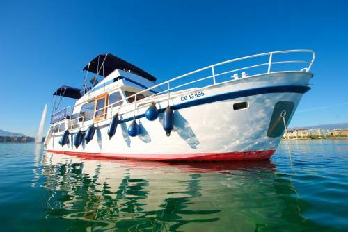 Homeboat-bateau H�tel