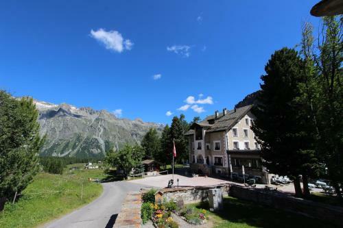 Hotel Sonne Fex Alpine Hideaway
