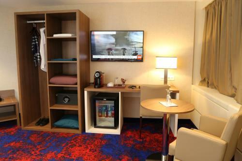 My Home Hotel - Free Parking