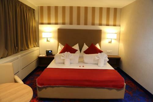 My Home Hotel - Free Parking