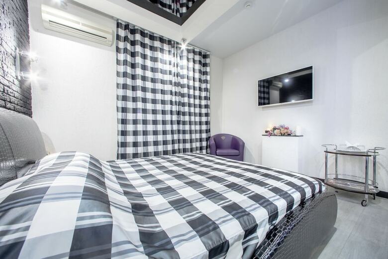 Alex Hotel Na Muzhestva