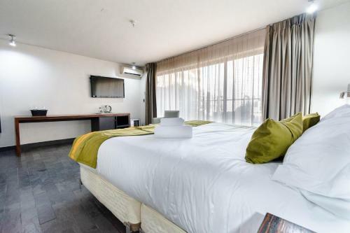 Apartamento Tribeca Super King Room - Studio With Parking, Pool, Wifi, AC