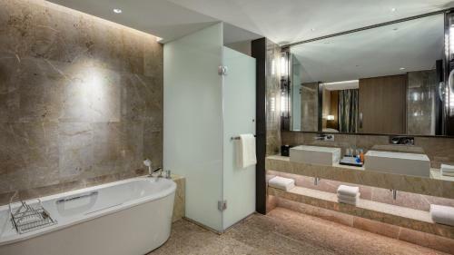Crowne Plaza Beihai Silver Beach, An Ihg Hotel