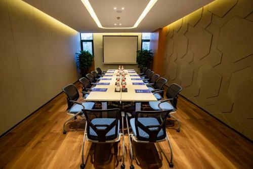 Holiday Inn Express Bozhou, An Ihg Hotel