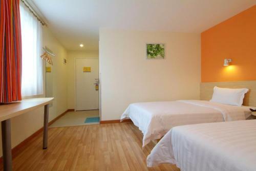Hotel 7days Inn Bozhou Railway Station