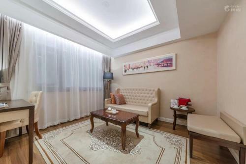 Polysheron Hotel Changsha Houjiatang Metro Station Branch
