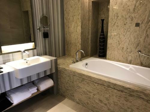 Hotel Mercure Chengdu Huapaifang