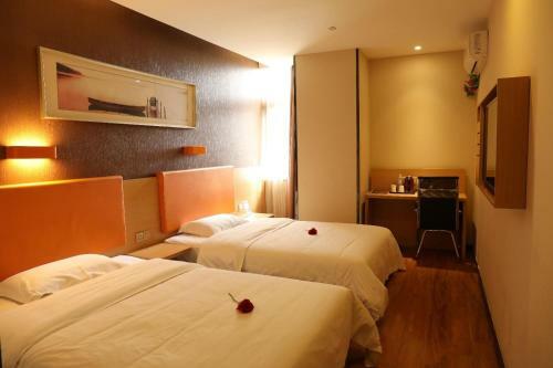 Hotel 7days Premium Chengdu Dufu Thatched Cottage