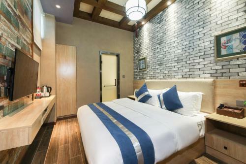 Zou Qu Ye Travel Hotel
